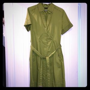 Green short sleeve dress with pockets